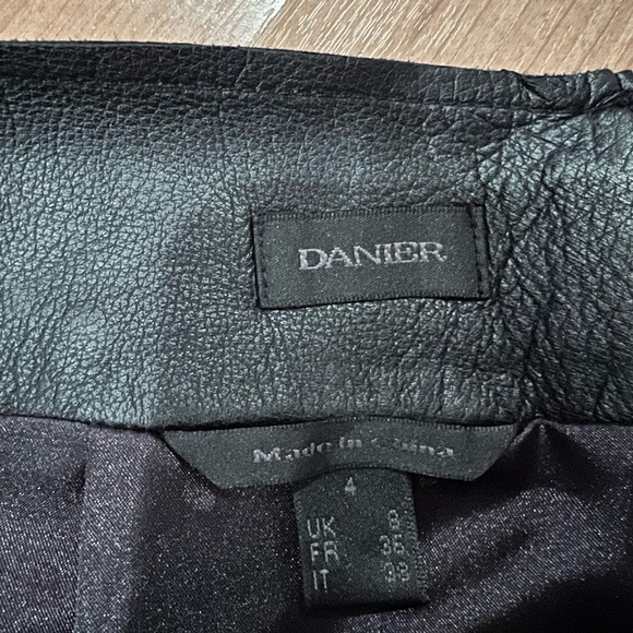 Danier Leather Mini Skirt with Beautiful Beadwork - Picture 4 of 4